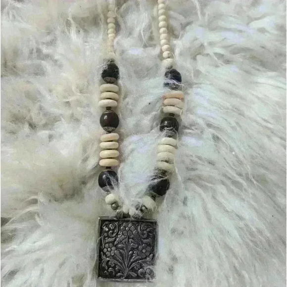 Banana Republic Cream Tribal Ethnic Chunky Black Brown Beaded Necklace - New - Picture 2 of 3